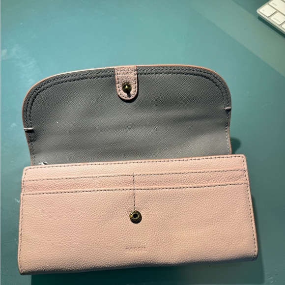 Pink Wallet - Picture 2 of 4